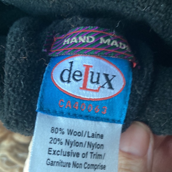Delux adorable kids monkey beanie winter hat with buttons excellent condition - Picture 6 of 13